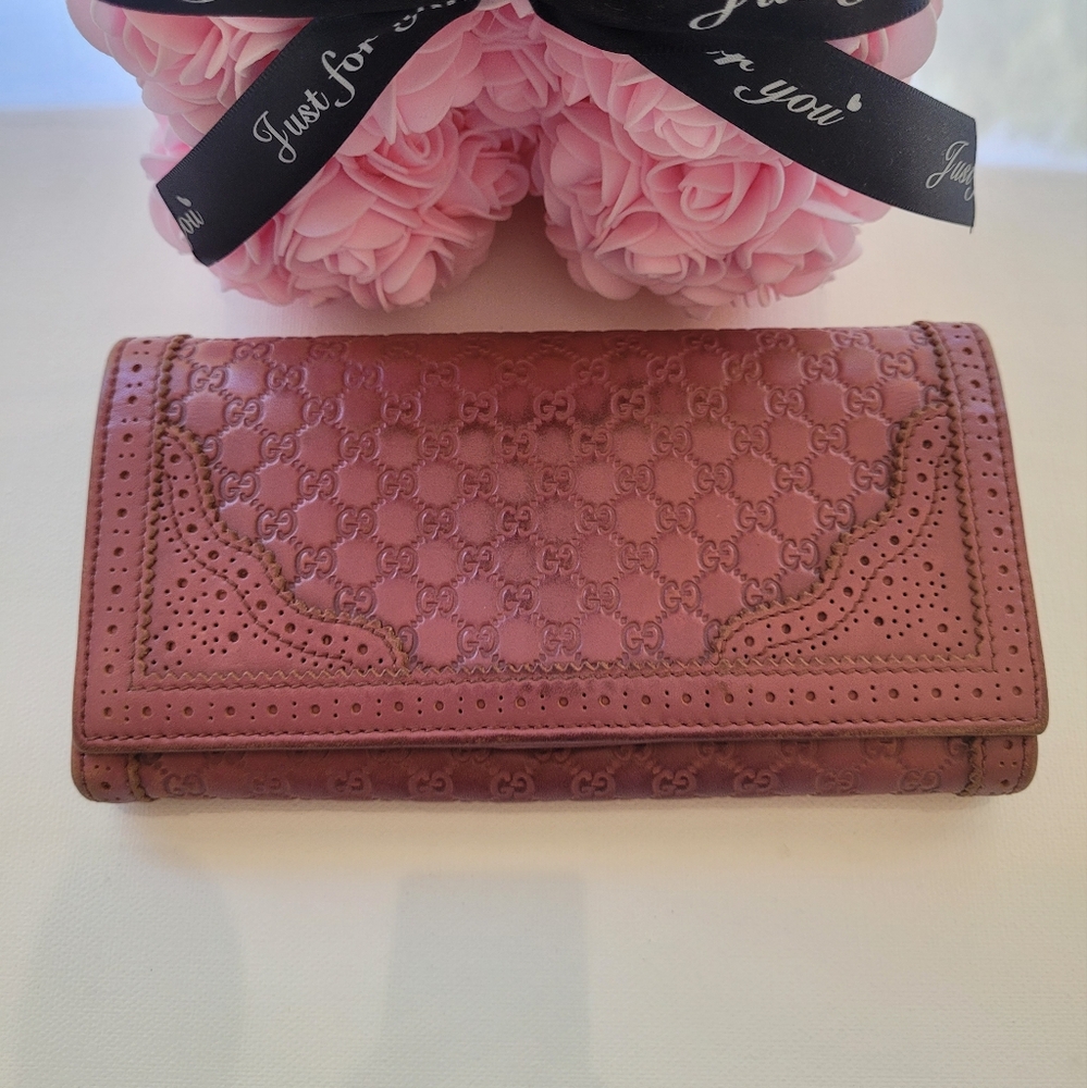 Gucci Microguccissima Pink Leather Bifold Wallet